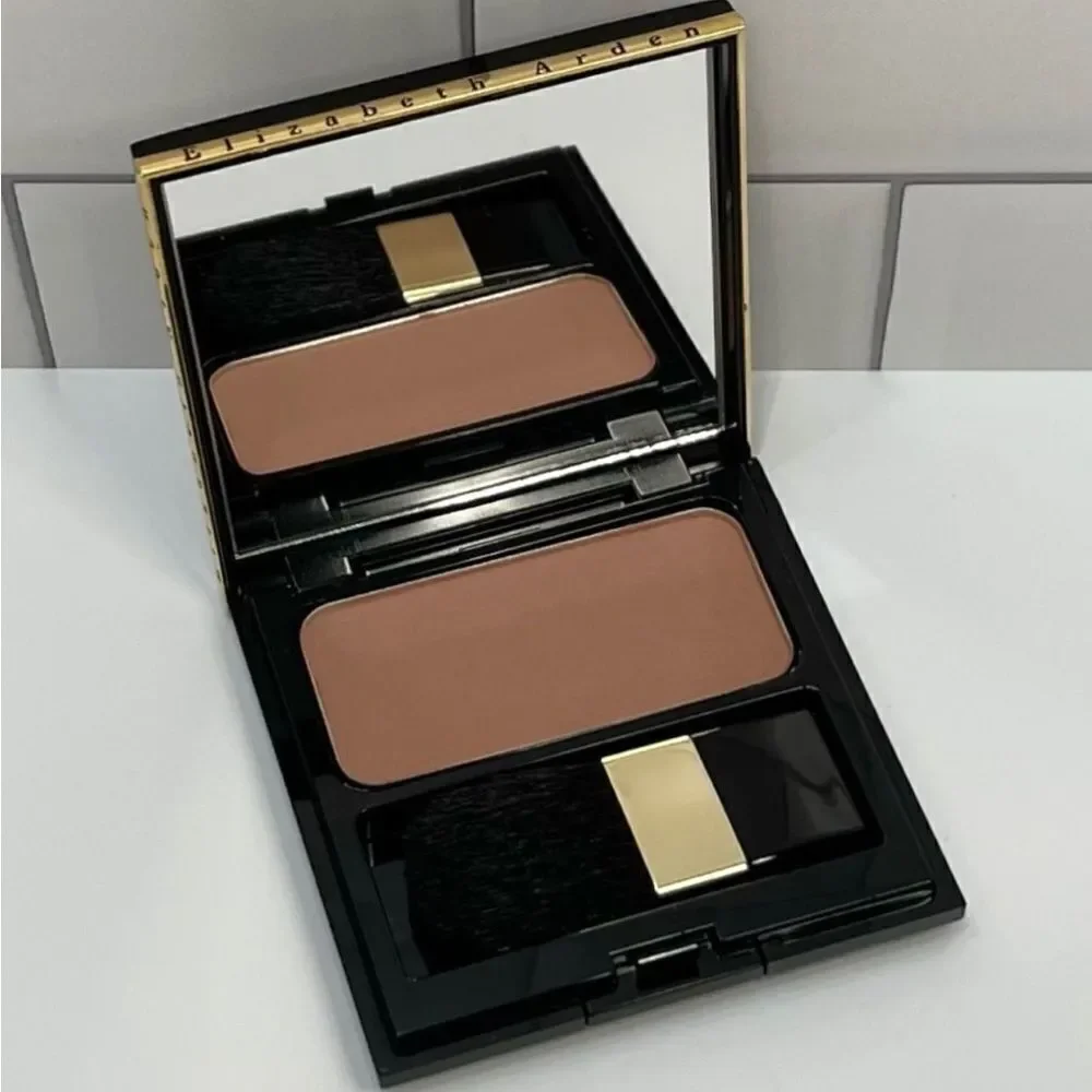 Elizabeth Arden 06 Almond Blush